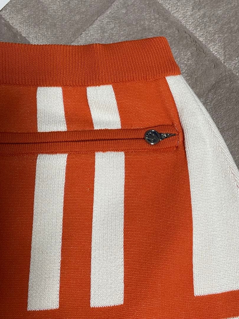 新品　デサントゴルフウェア　上下セット　レディースセータースカートセット