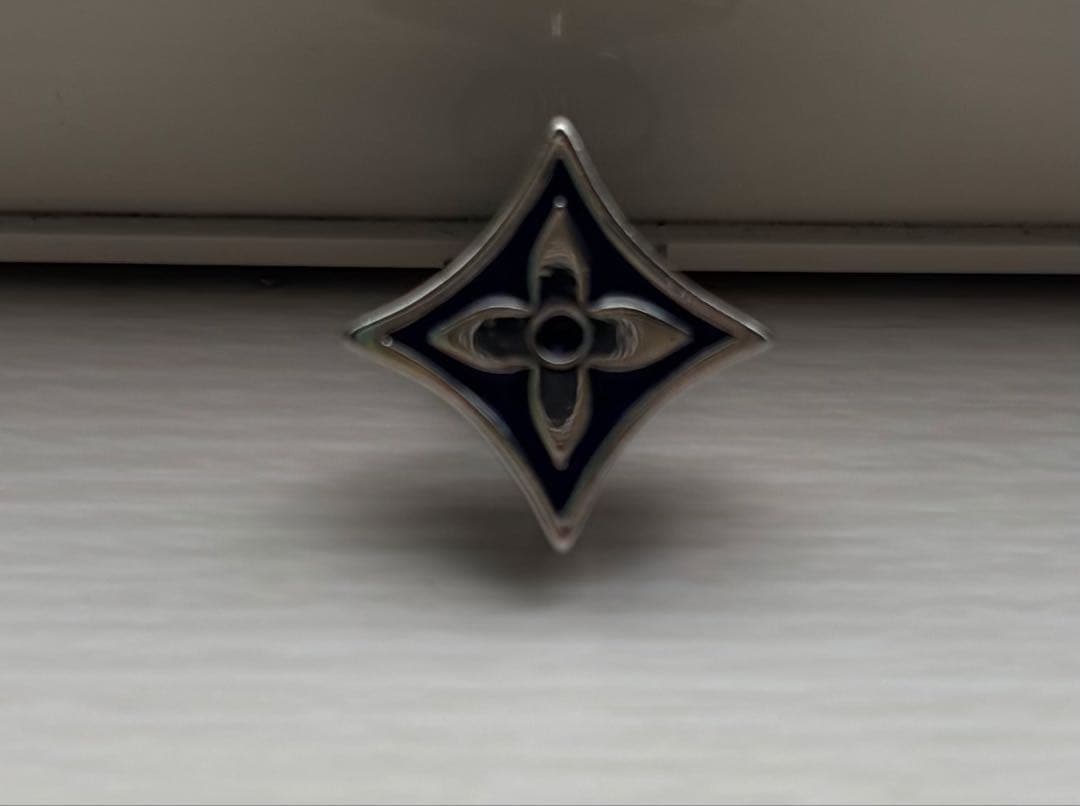 LOUIS VUITTON モノグラム ピアス(片耳用)