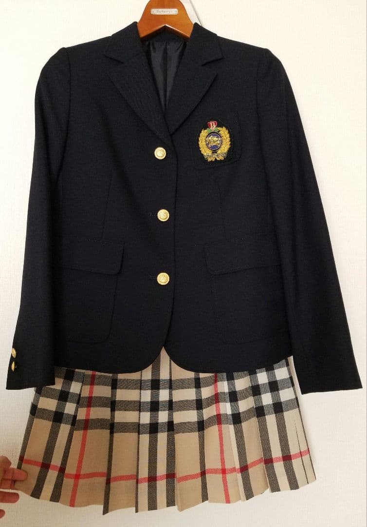 バーバリージャケットスカートセット2点 ベージュスカート ブレザー美品150