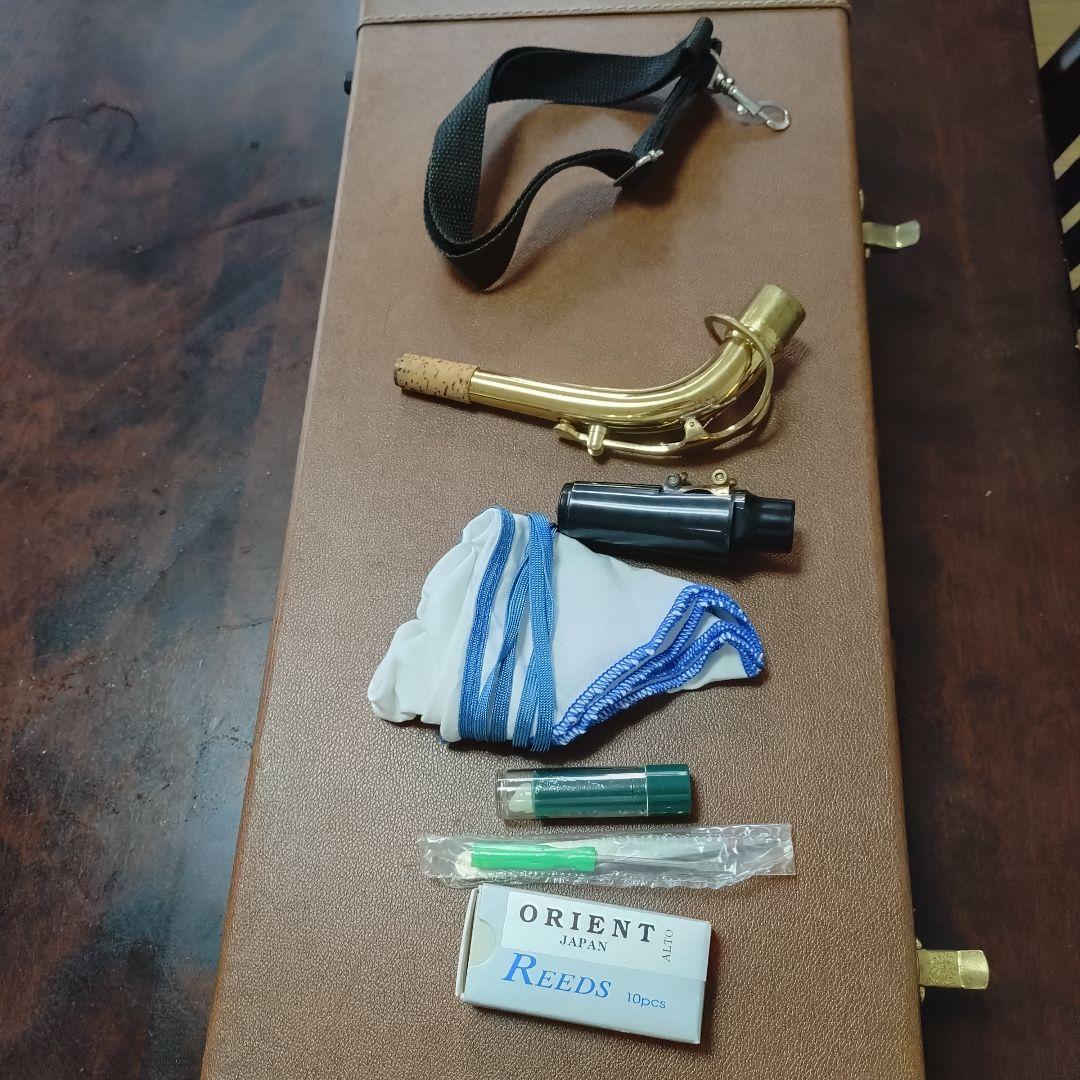 アルトサックス マウスピース　　 ハードケース 他付属品付き