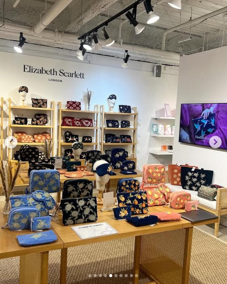 新品未使用品☆Elizabeth Scarlett beeポーチ