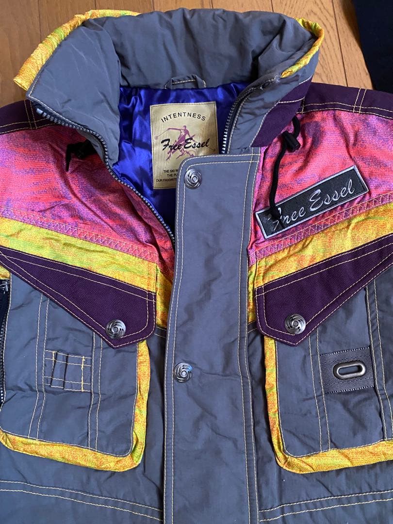 美品　FREE ESSEL フリーエッセル　スキーウェア　Ｌ　♪