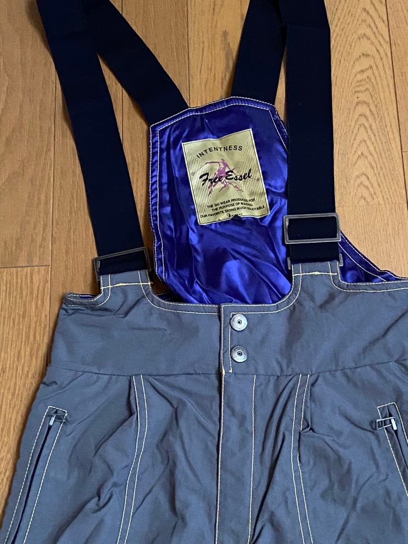 美品　FREE ESSEL フリーエッセル　スキーウェア　Ｌ　♪