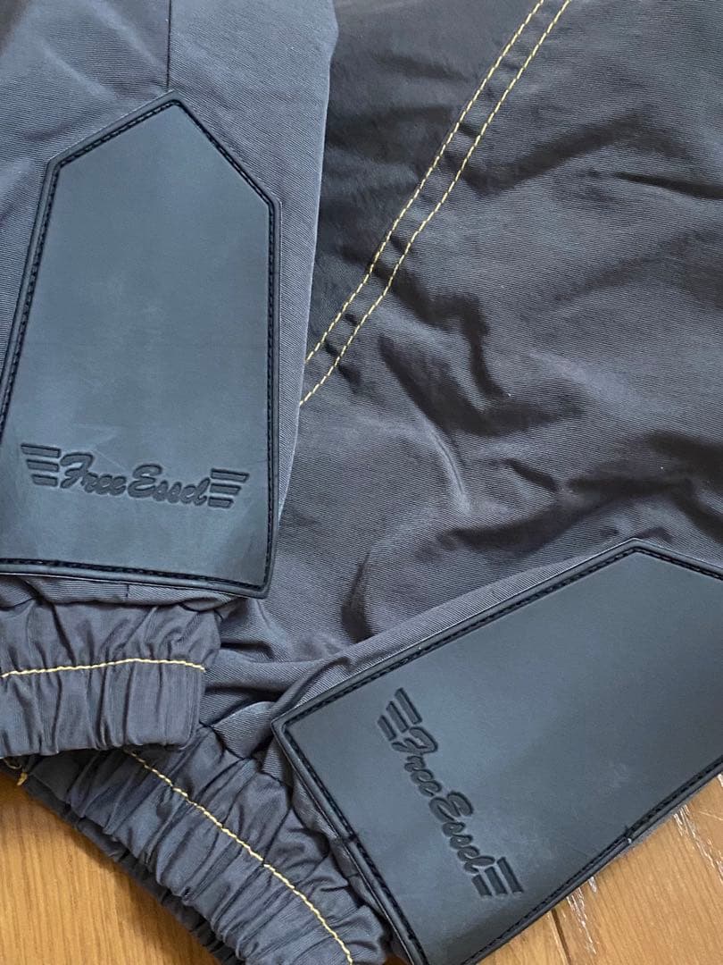 美品　FREE ESSEL フリーエッセル　スキーウェア　Ｌ　♪