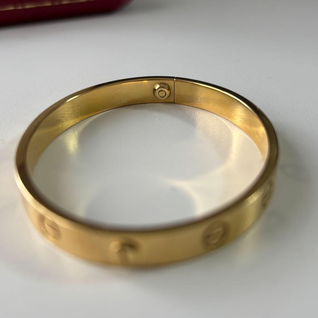 カルティエ　ラブ　ブレスレット　k18 イエローゴールド　クラシックモデル　16