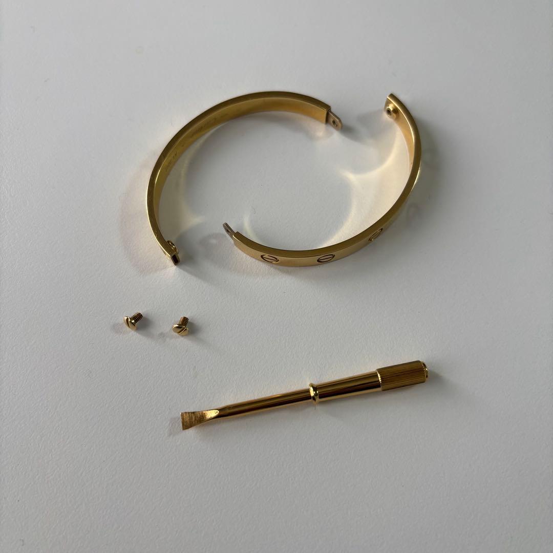 カルティエ　ラブ　ブレスレット　k18 イエローゴールド　クラシックモデル　16