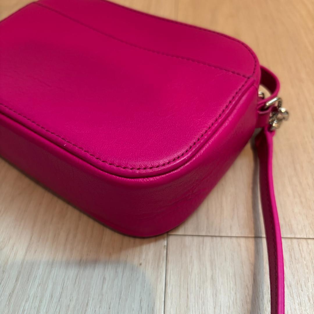 バレンシアガ　エブリデイ　カメラバッグXS　2WAY　ショルダーバッグ　ピンク