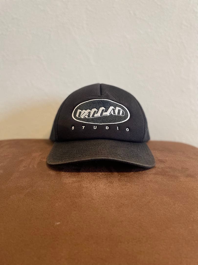 Vallad キャップ io着用