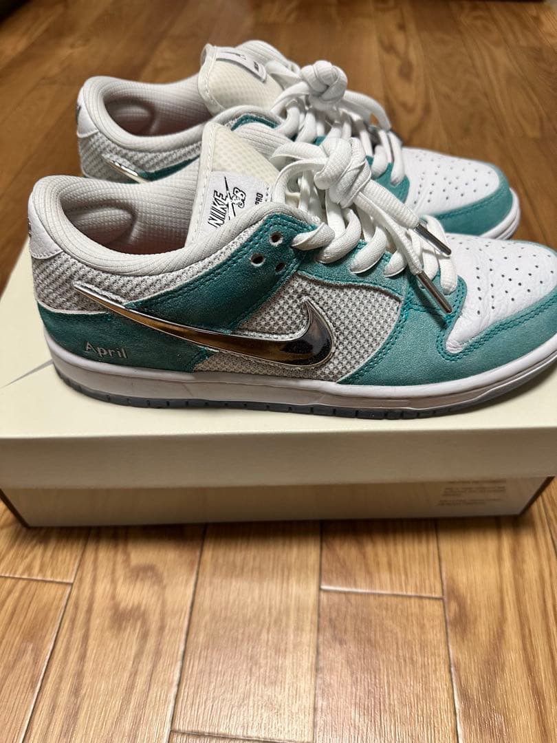 APRIL × Nike SB Dunk Low
