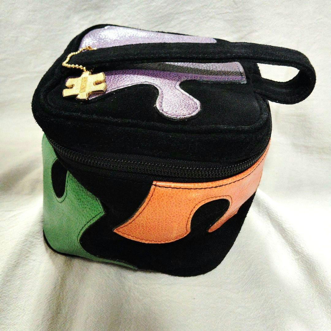 モスキーノ ポーチ バニティポーチ ヴィンテージ パズル - メルカリ