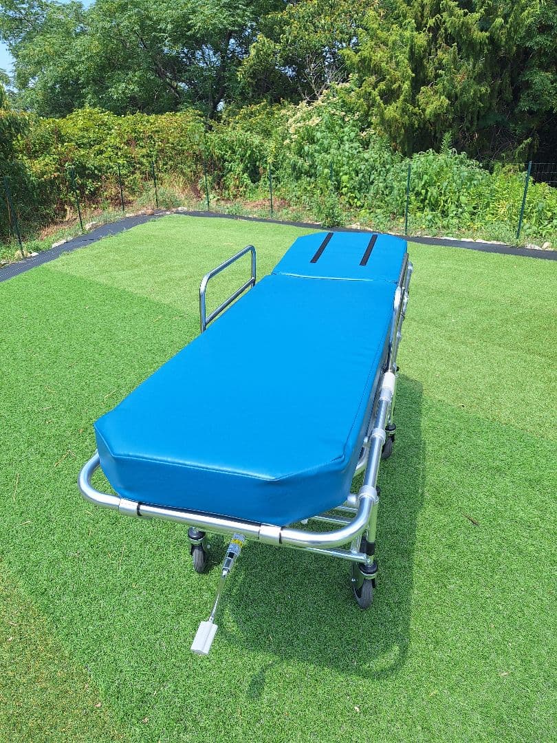 トヨタ純正昇降型ストレッチャー 車載（松永製作所製) - メルカリ