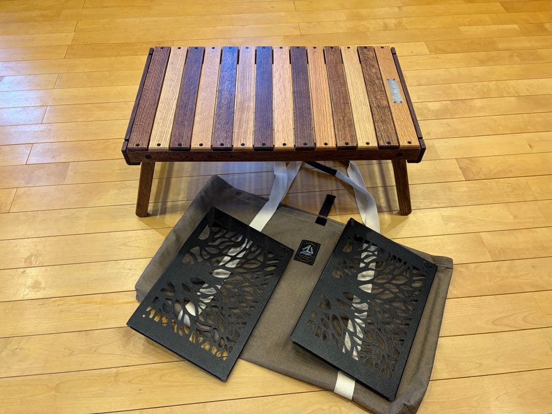 ブラックデザイン　ハレテーブル　アイアンプレート　ツリー柄　2枚付き