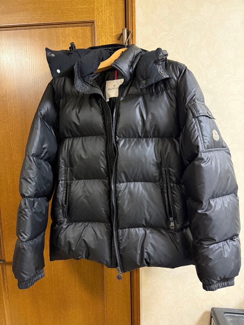 MONCLER ブラック ダウンジャケット サイズ2 - メルカリ