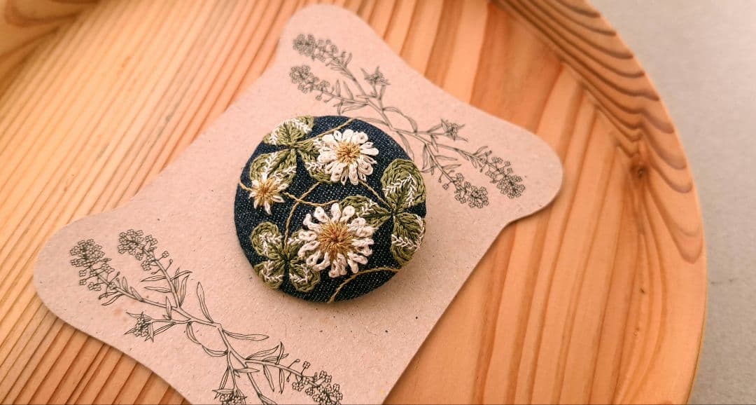 【専用】ハンドメイド　刺繍フレーム　刺繍ブローチ