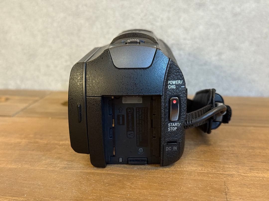 大*一様 SONY FDR-AX30 ソニー4K ハンディカム　バッテリー2個付