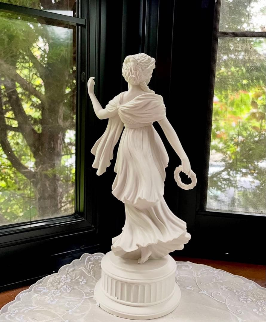 ウェッジウッド ジャスパー フィギュリン　　　　　　【ダンシングアワーNO.2】