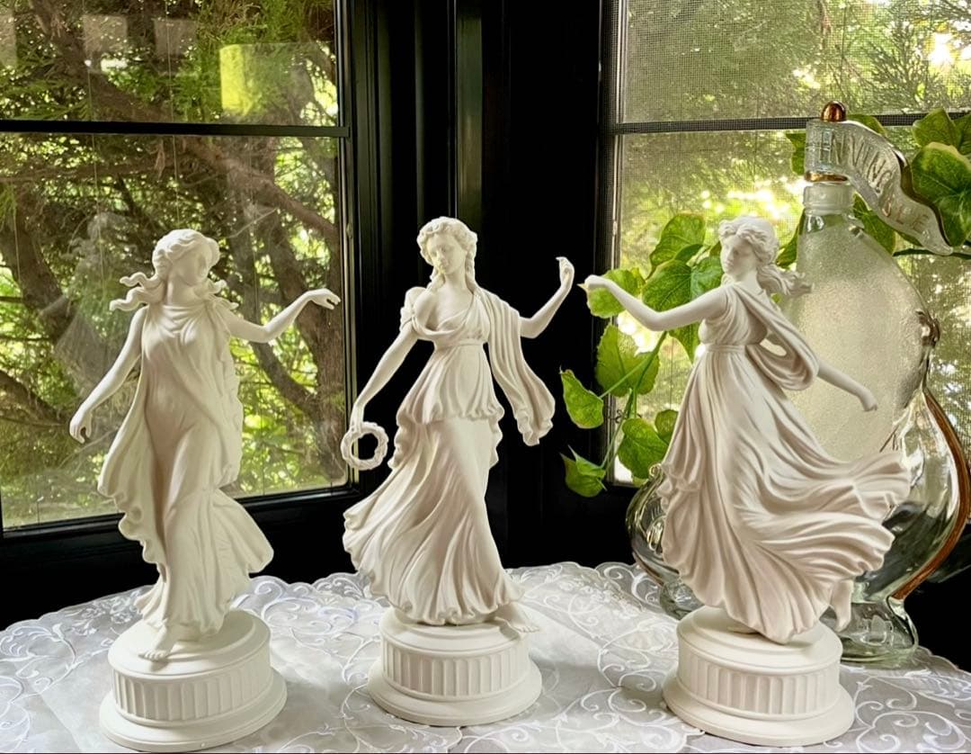 ウェッジウッド ジャスパー フィギュリン　　　　　　【ダンシングアワーNO.2】