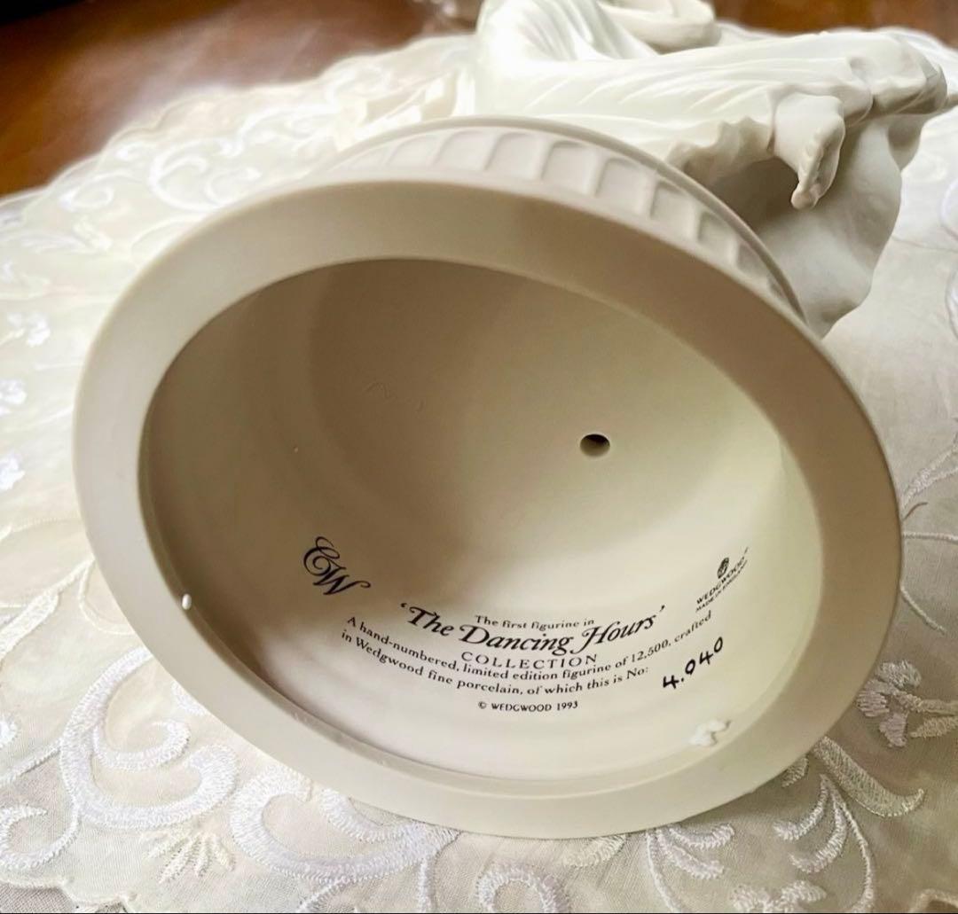 ウェッジウッド ジャスパー フィギュリン　　　　　　【ダンシングアワーNO.2】