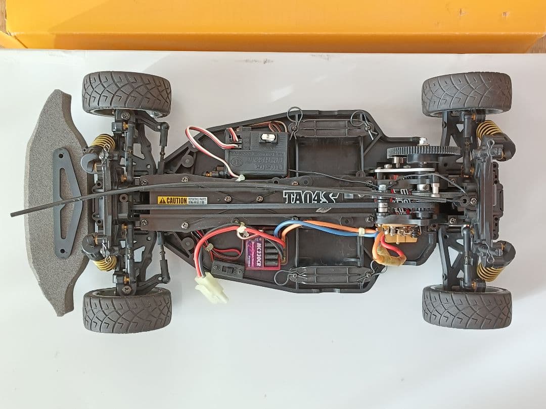 タミヤRC TA04-Sシャーシ　フタバ2chプロポ・ボディ・HPIモーター付き