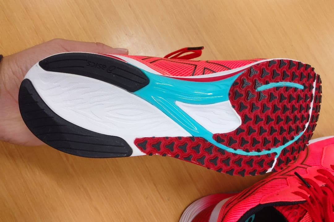 新品☆アシックス TARTHER EDGE 2 ランニングシューズ 26.5cm