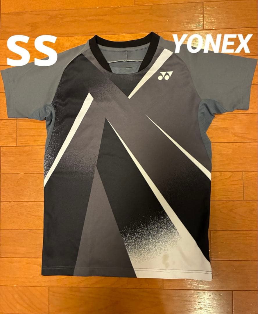YONEX 幾何学模様シャツ SS - メルカリ