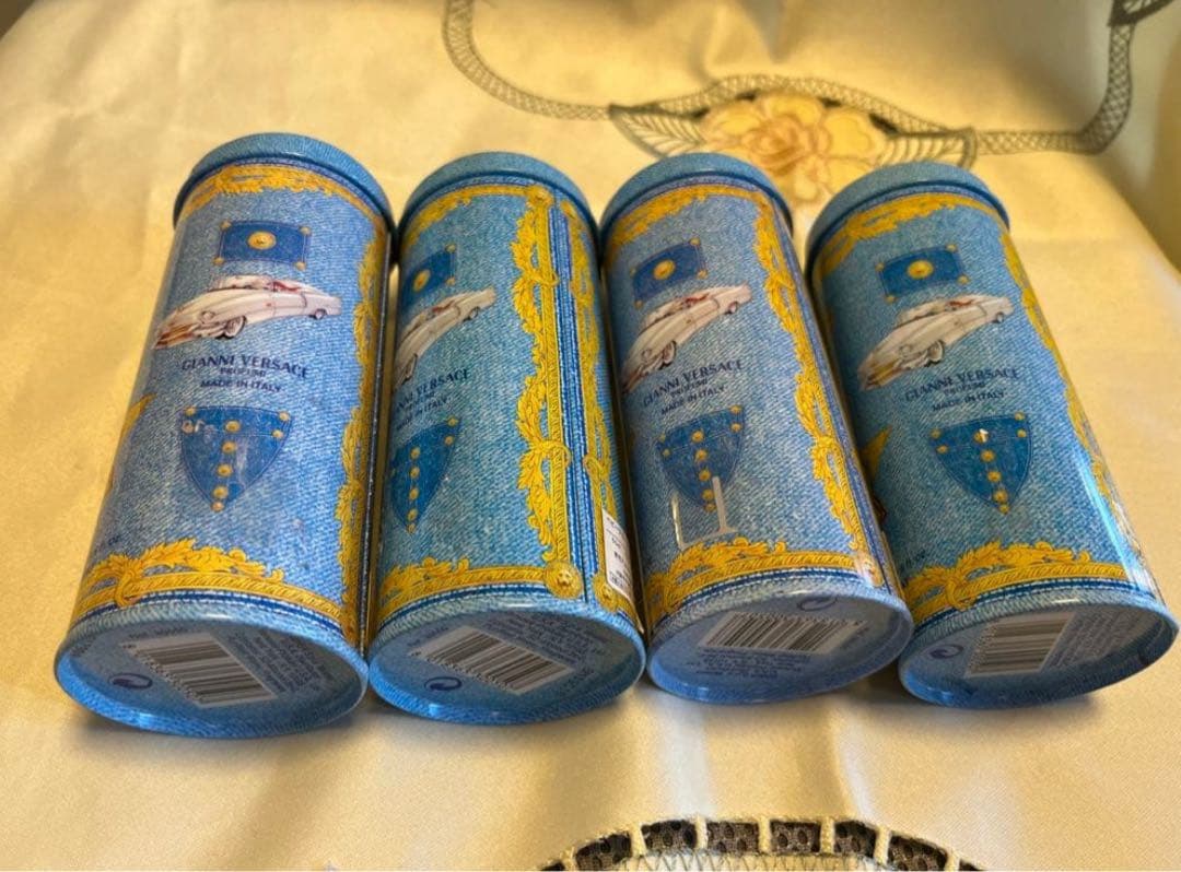 ヴェルサーチ ベイビーブルージーンズ 50ml オードトワレ 香水　４本セット