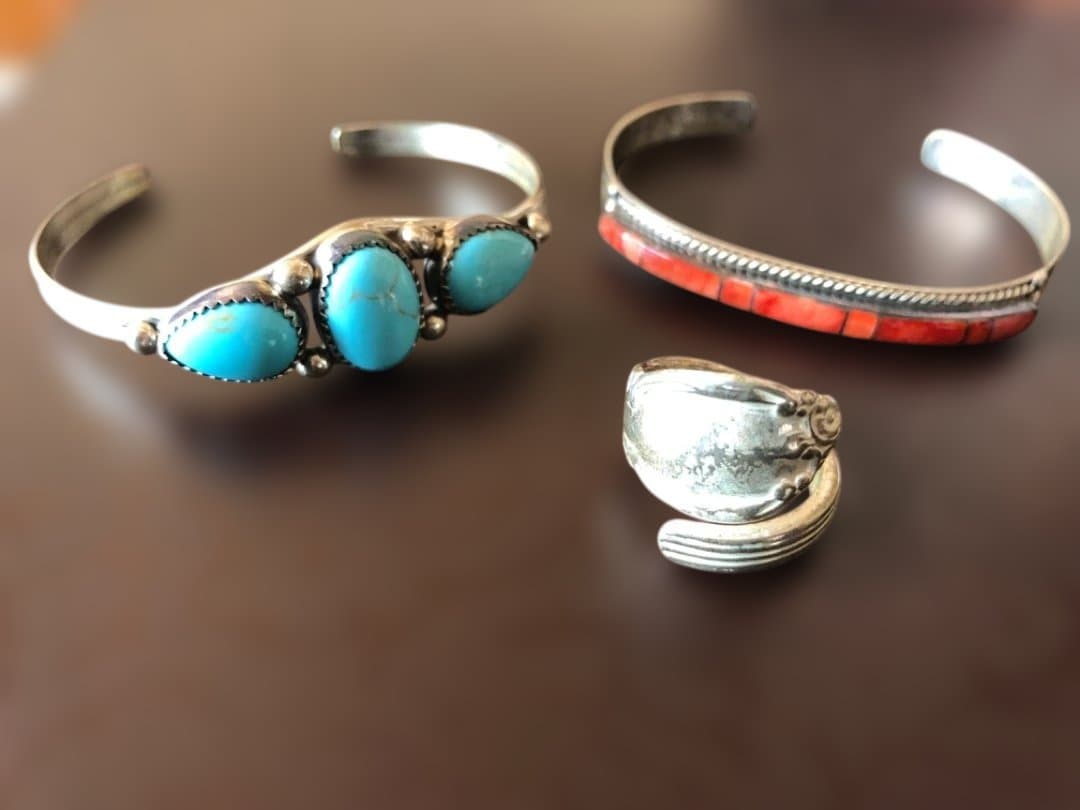 ターコイズ・コーラル装飾バングル、リング3点セット
