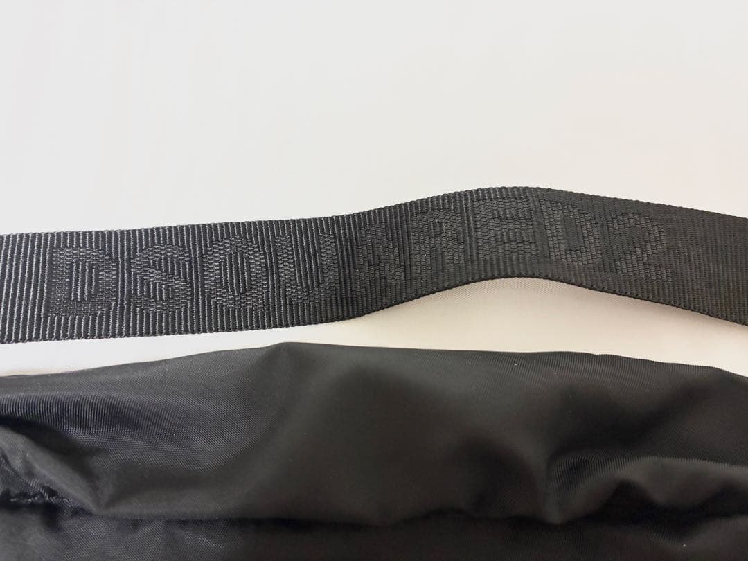 ディースクエアード アイコンボディーバッグ 斜め掛け ポーチ 刺繍 黒 ブラック