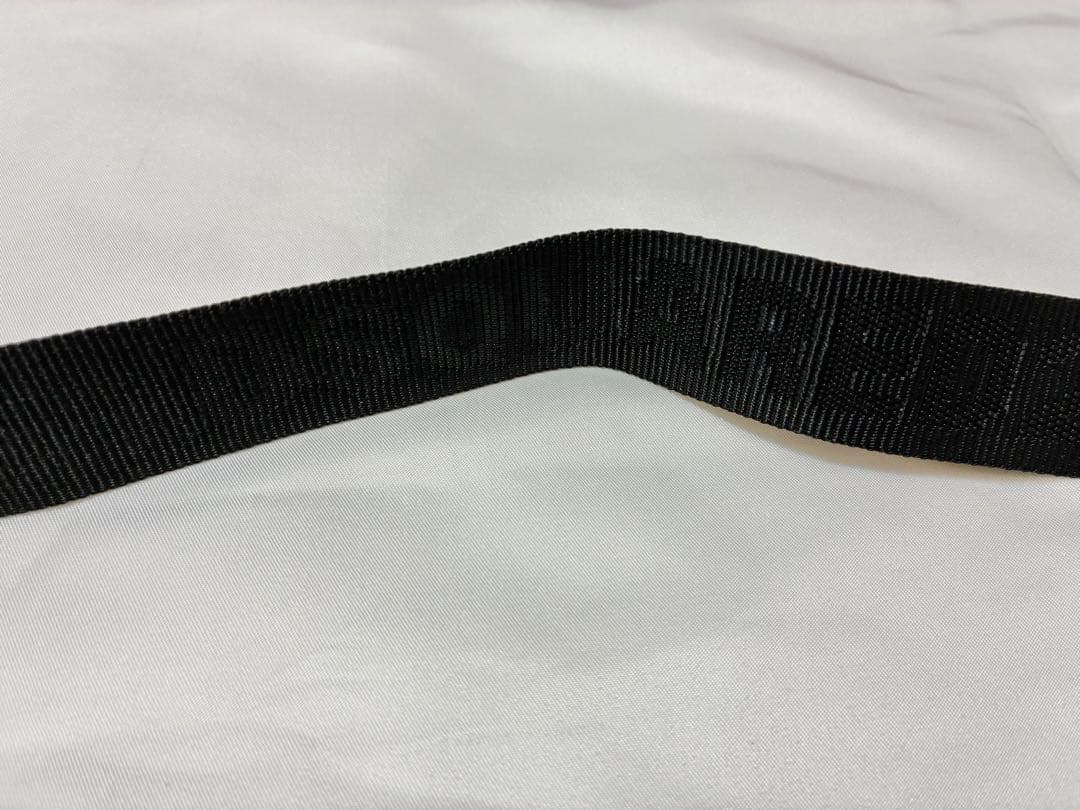 ディースクエアード アイコンボディーバッグ 斜め掛け ポーチ 刺繍 黒 ブラック