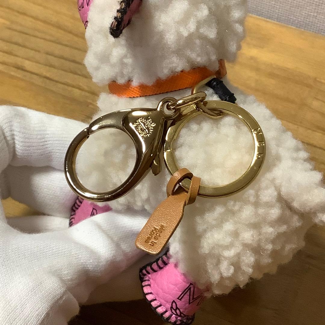 未使用MCM チャーム　羊　ぬいぐるみ　キーホルダー　キーリング