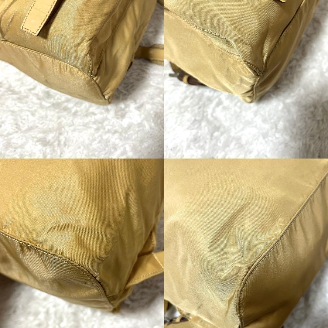 ✨入手困難✨希少カラー PRADA リュック 三角ロゴプレート ベージュ 巾着型