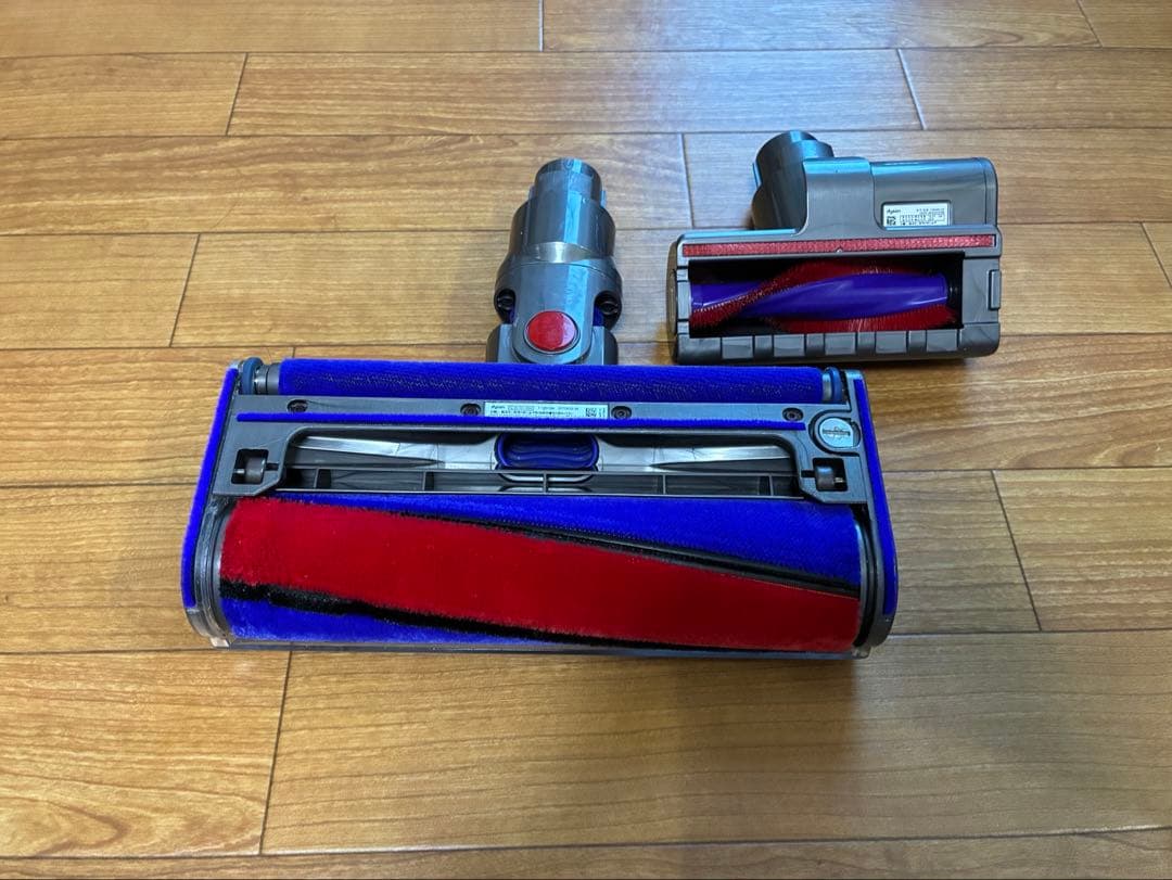 【美品】dyson V8 absolute【新品】アクセサリ多数 43分