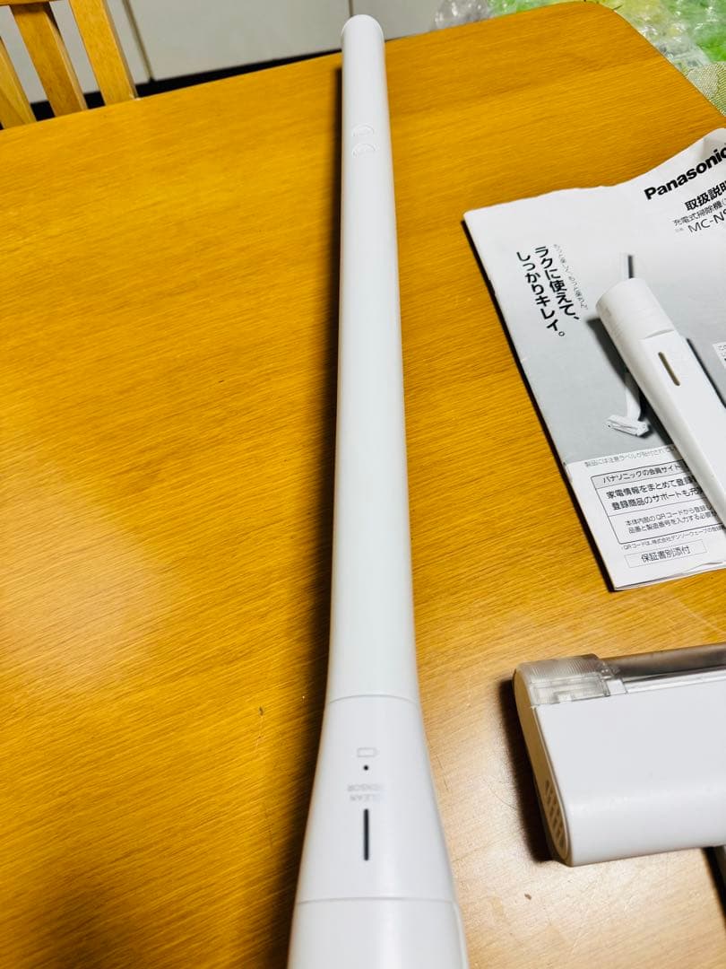 3【送料無料】パナソニック コードレス 掃除機 MC-NS100K 2023年製