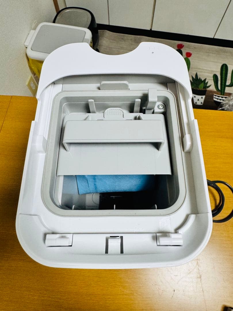 3【送料無料】パナソニック コードレス 掃除機 MC-NS100K 2023年製