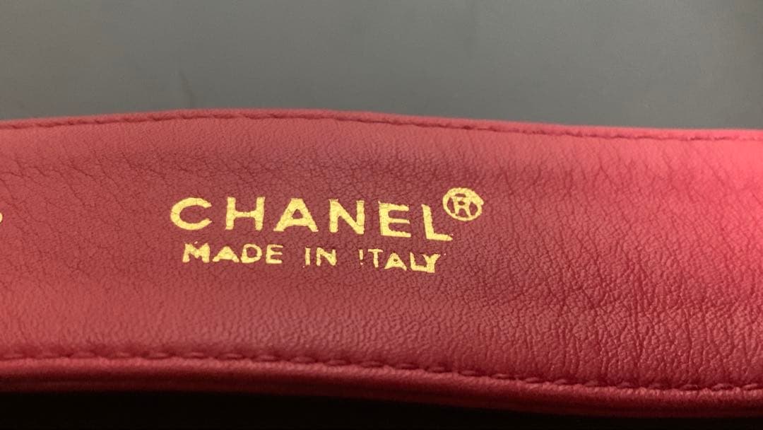 貴重なビンテージ物　CHANEL レッドレザーベルト