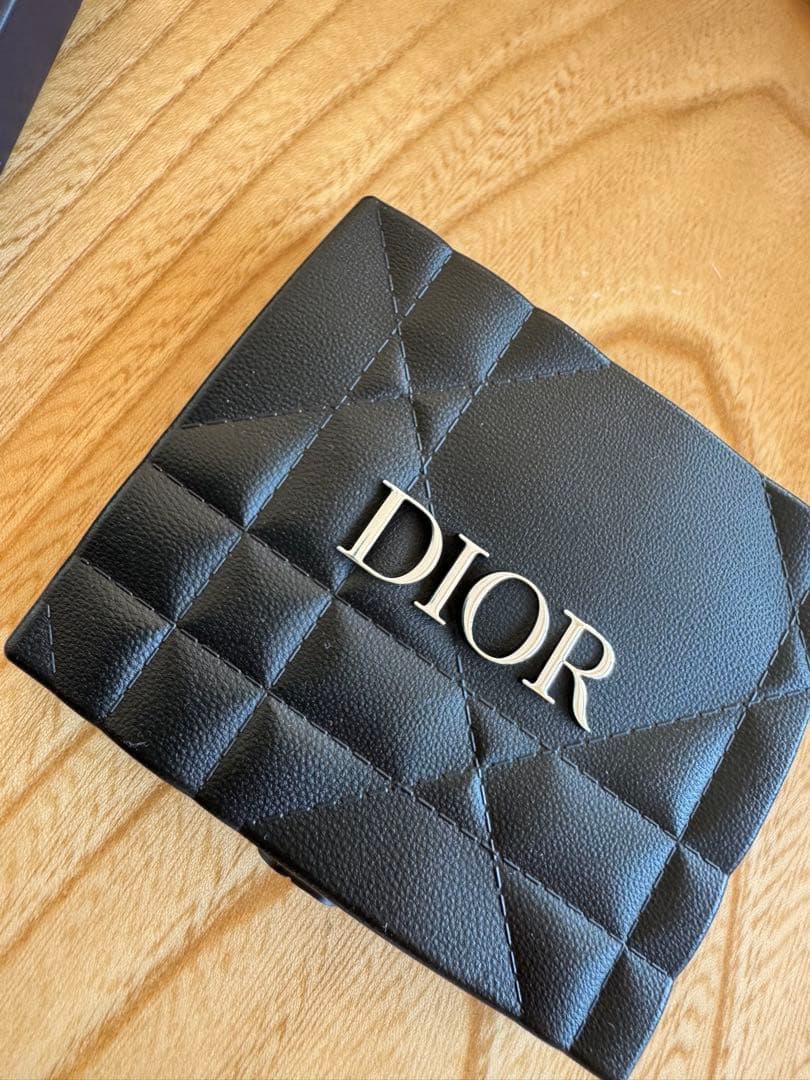 Dior ディオールショウサンククルール 647 シルクトープ新品未使用品