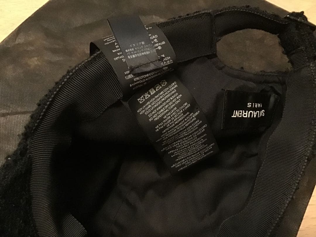 イブサンローラン　ディビジョンSAINT LAURENT PARISキャップ