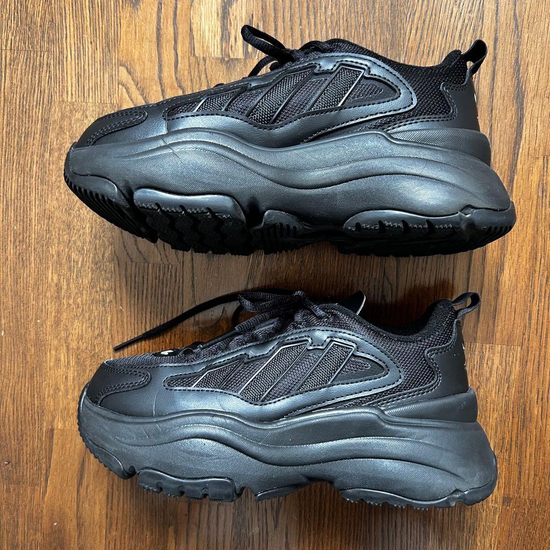 adidas オズガイア　【ブラック／23.5cm】