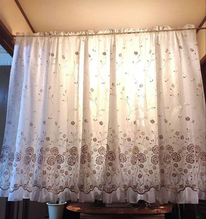 ショップ カフェカーテン【くぅちゃん様 バラ刺繍レース】2枚重ね