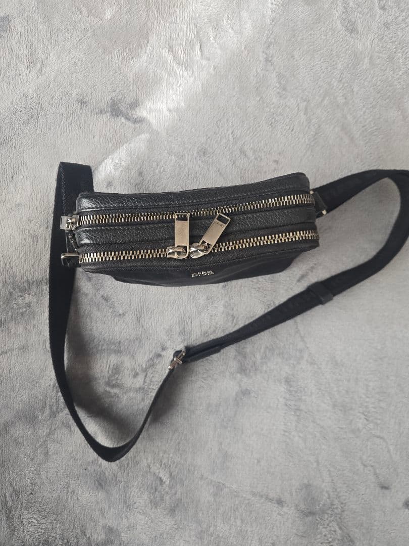 tkd　Dior 黒ショルダーバッグ ロゴ入り