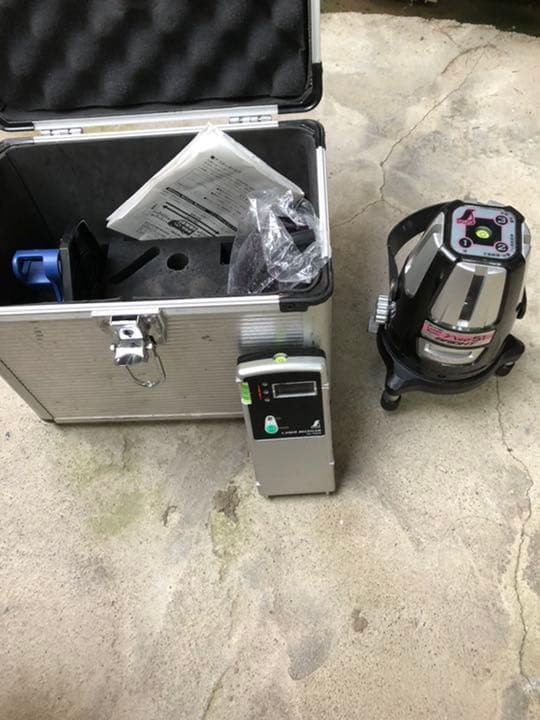 シンワ レーザー 墨出し機 ジャンク？