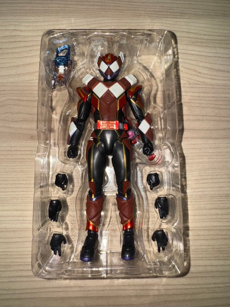 S.H.Figuarts 仮面ライダーヴァレン