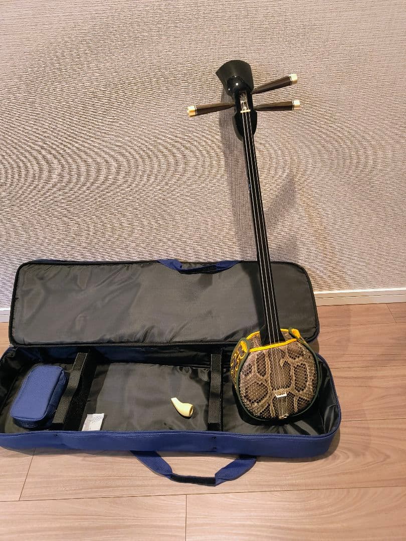 （ほぼ未使用）沖縄 三線 　爪・ケース付き　中古
