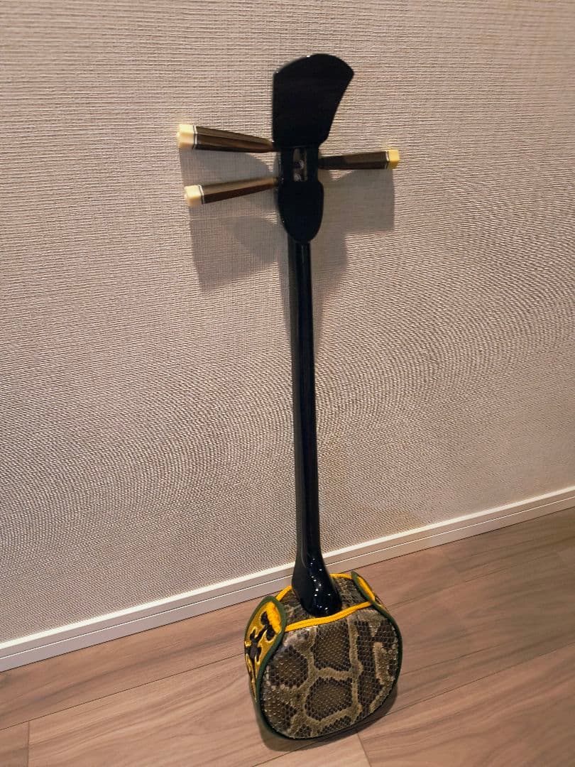 （ほぼ未使用）沖縄 三線 　爪・ケース付き　中古