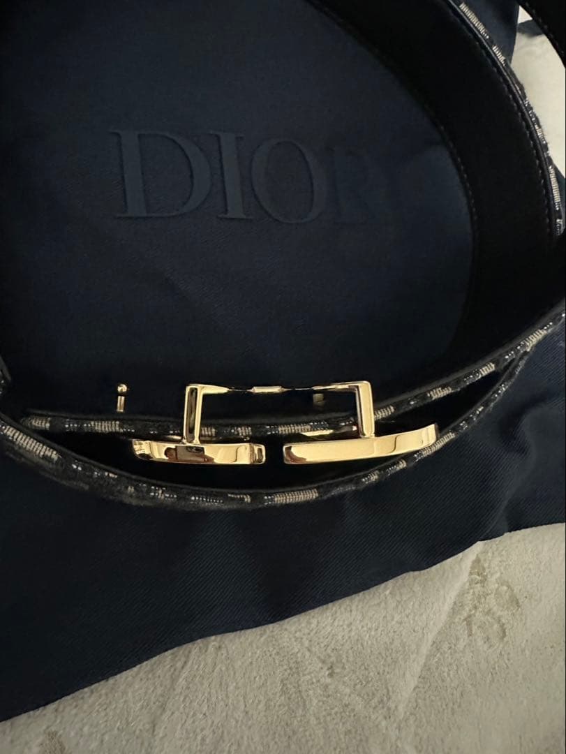 Dior CDロゴ金具付きベルト