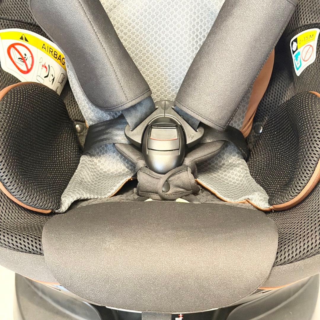 【美品】エールべべ クルットR ウィ リュクスブラック 新生児 チャイルドシート