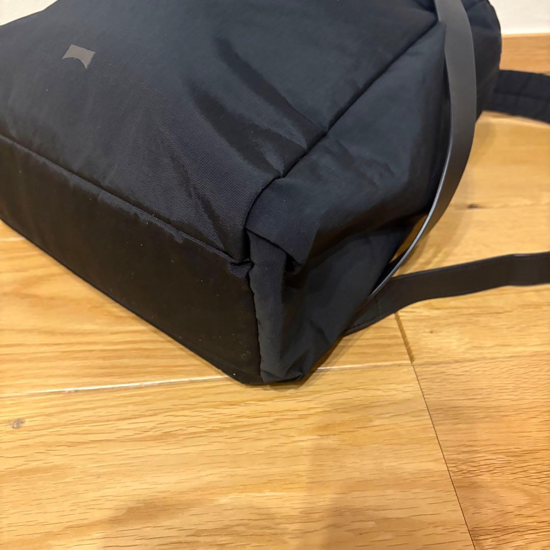 美品　CAMPER カンペール黒 ナイロン リュック通勤　A4収納　ポケット多数