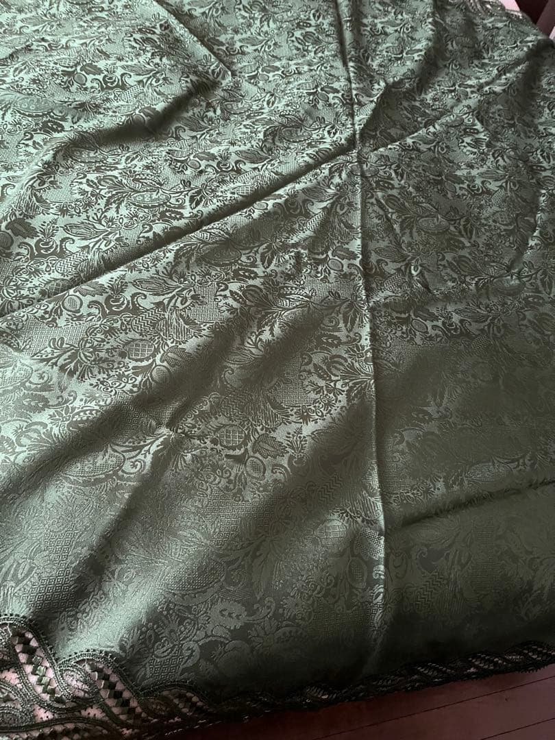 イタリア購入　グリーン テーブルクロスとランチョンマット セット