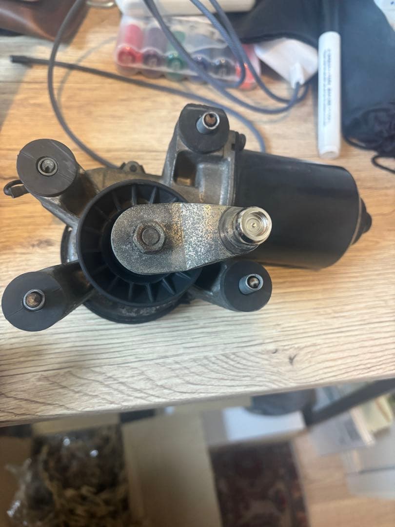 ランクル80 フロントワイパーモーター