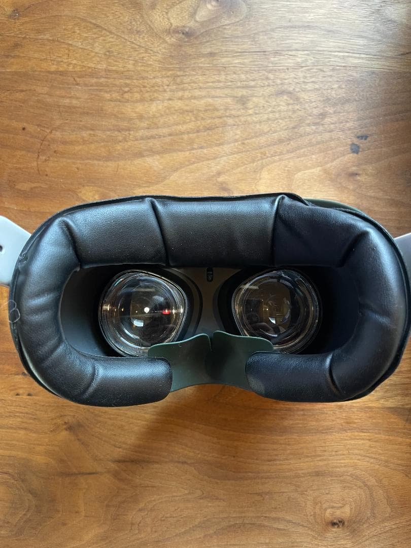 【美品】Oculas Quest2 64GB ＋ヘッドストラップ＋ケース他付属品